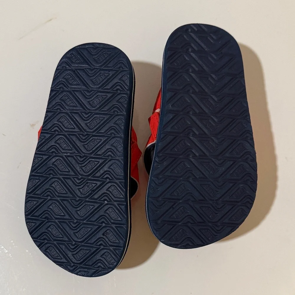 Reef Kids (Baby) Ahi Sandals with Red Straps and Blue Soles Size 6